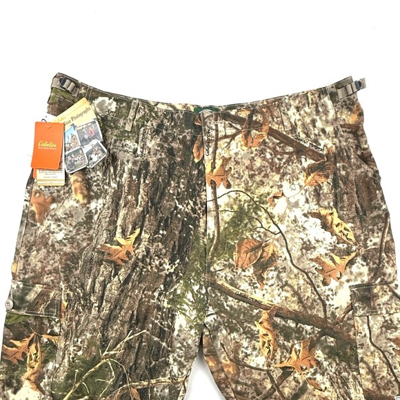 NWT Cabelas Outdoor Gear Camouflage Cargo Pants Men Size 46R Hunting Fishing - Picture 1 of 6